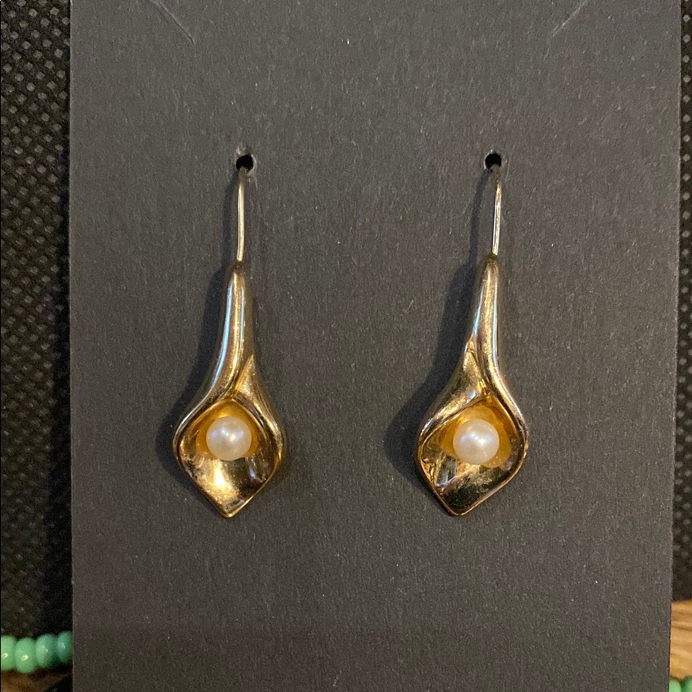 10k Solid Gold Pearl Earrings Israel